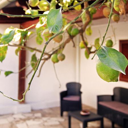 Sea Breeze Villa - Luna Apartment Bari Eksteriør billede