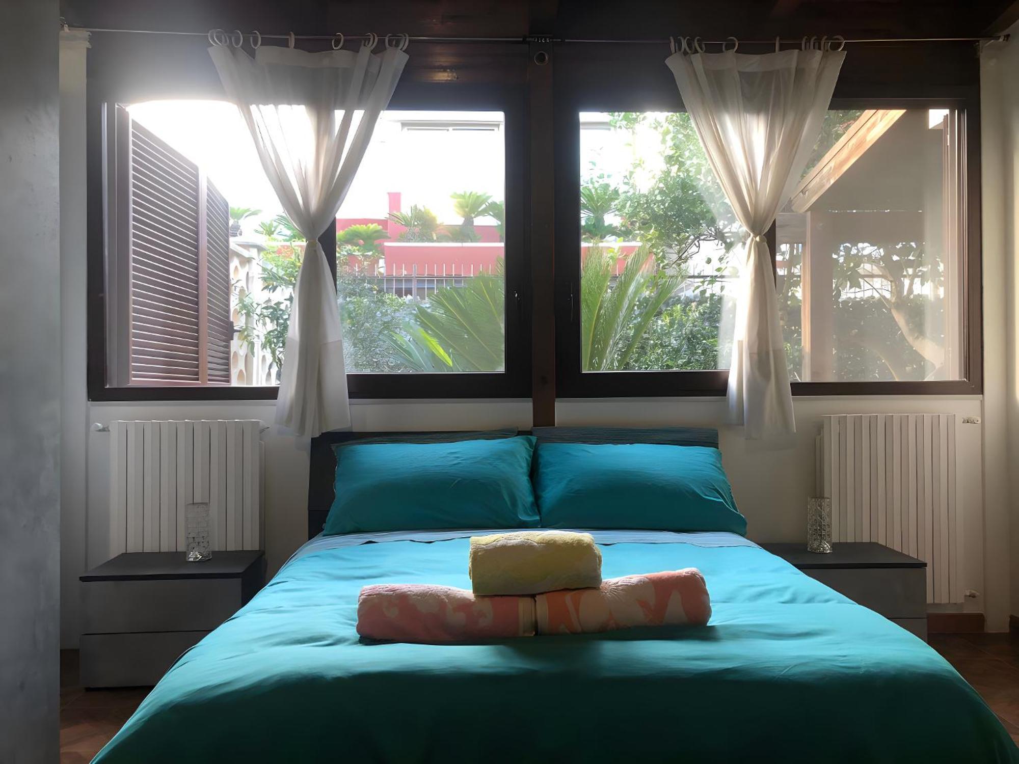 Sea Breeze Villa - Luna Apartment Bari Eksteriør billede