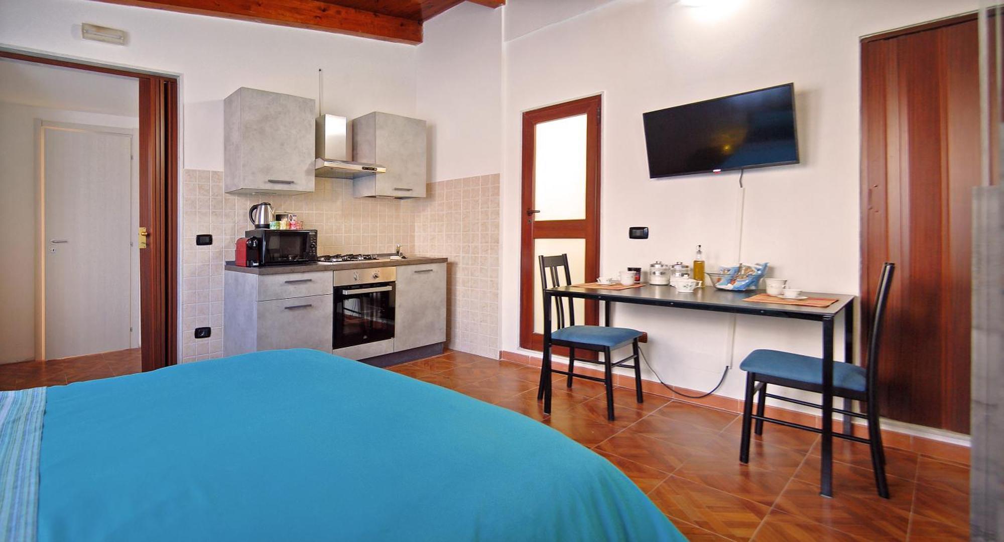 Sea Breeze Villa - Luna Apartment Bari Eksteriør billede